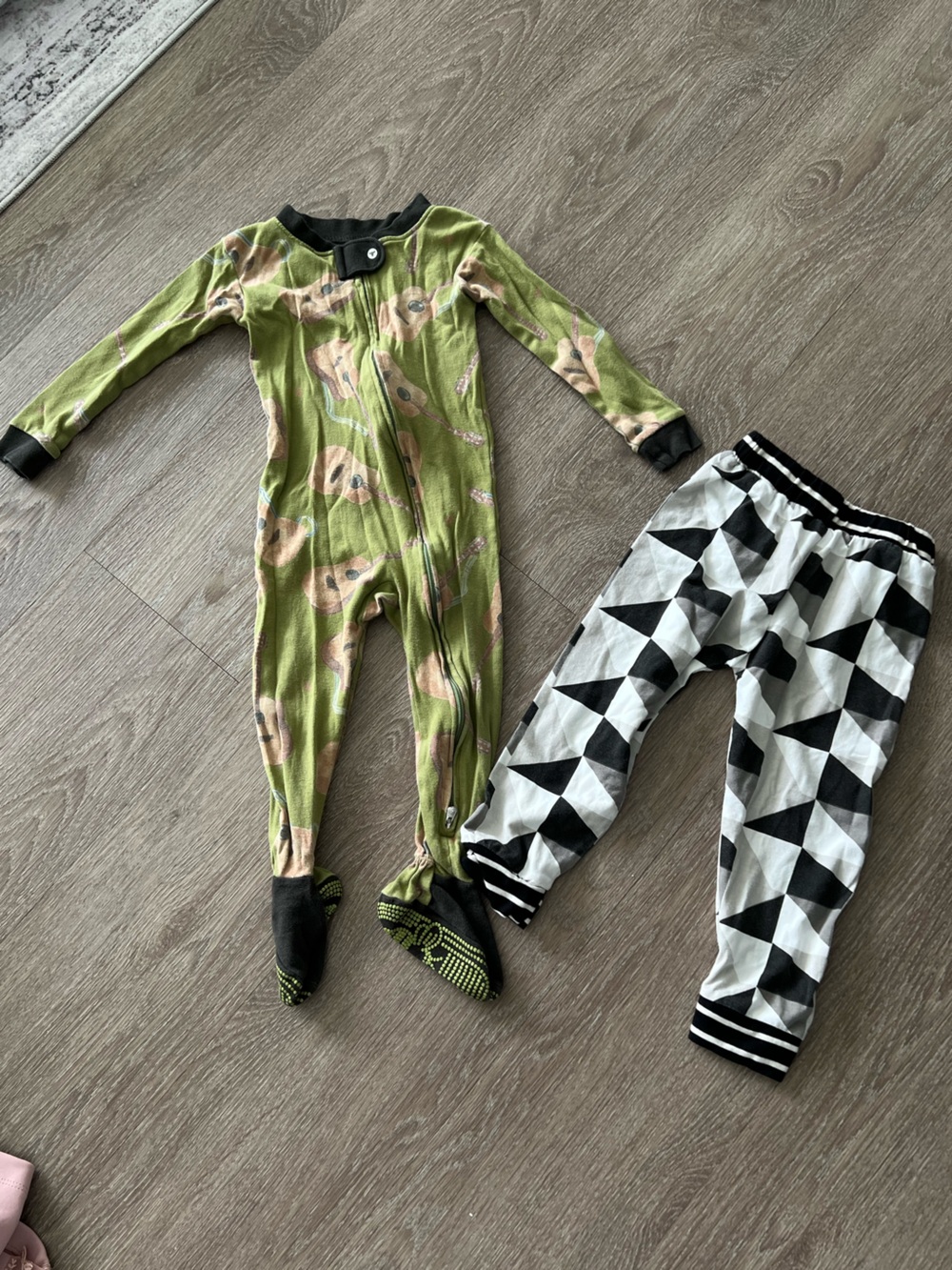 Burt's Bees Green Guitar Baby Sleeper and Geo-Pants